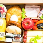 Juststay & Hotel