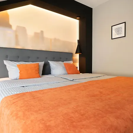 Juststay & 3*