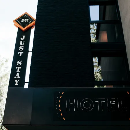Szálloda Juststay & 3*