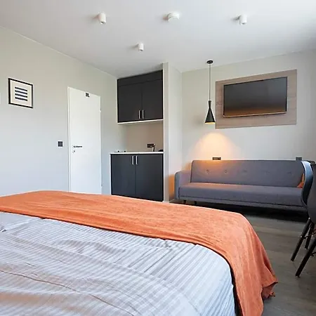 Juststay & 3*