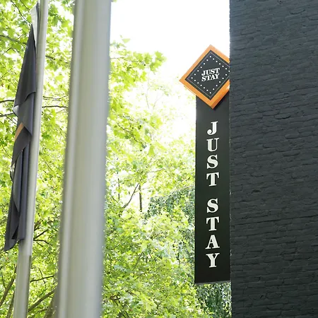 Juststay & Hotel